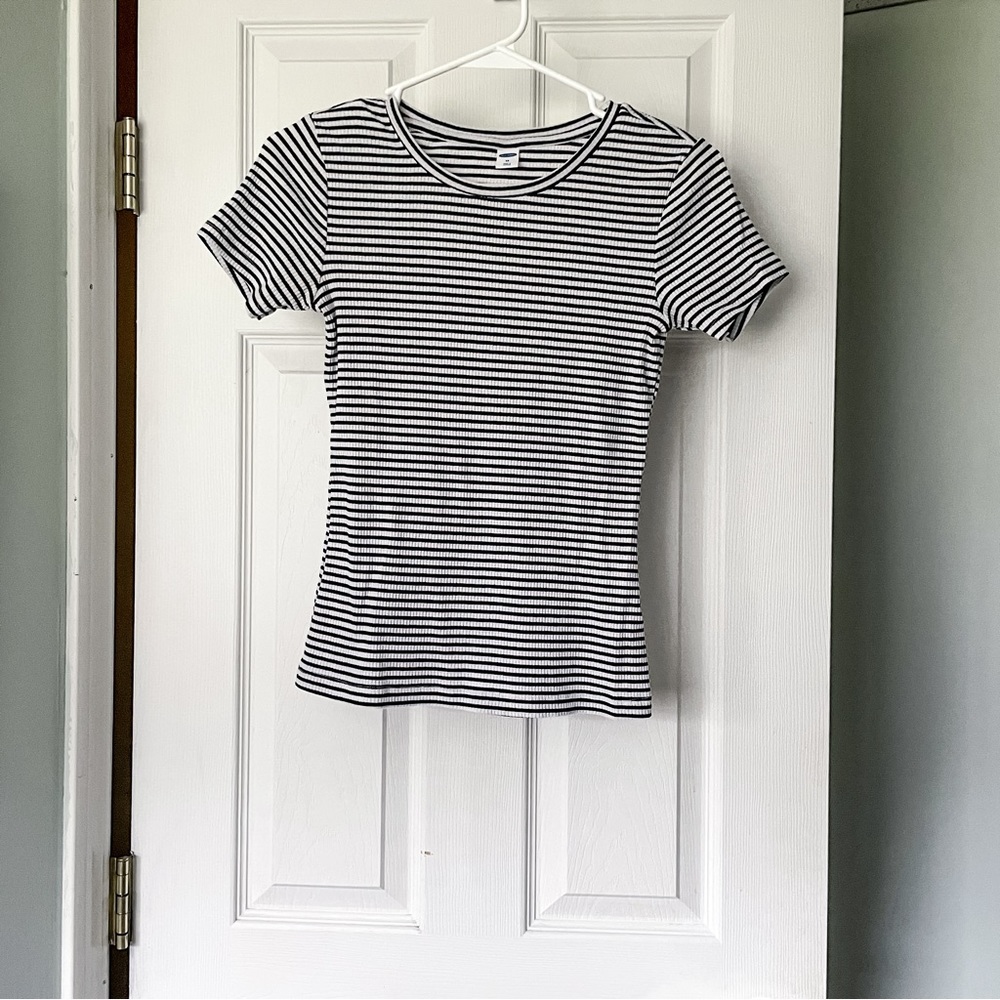 Old navy ribbed tee